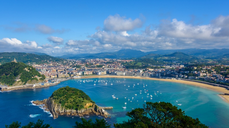 Eine ikonische Aussicht von San Sebastian, Spanien