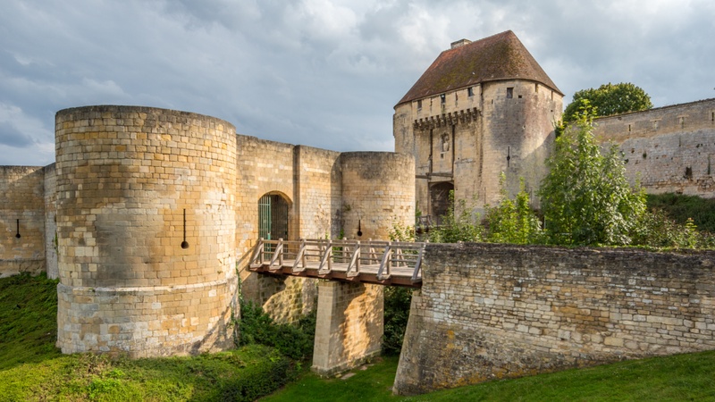 Una vista icónica de Caen, Francia  