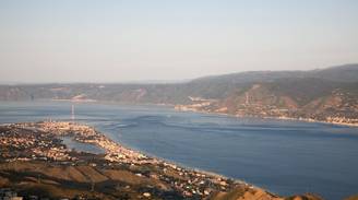 Una vista icónica de Mesina, Italia