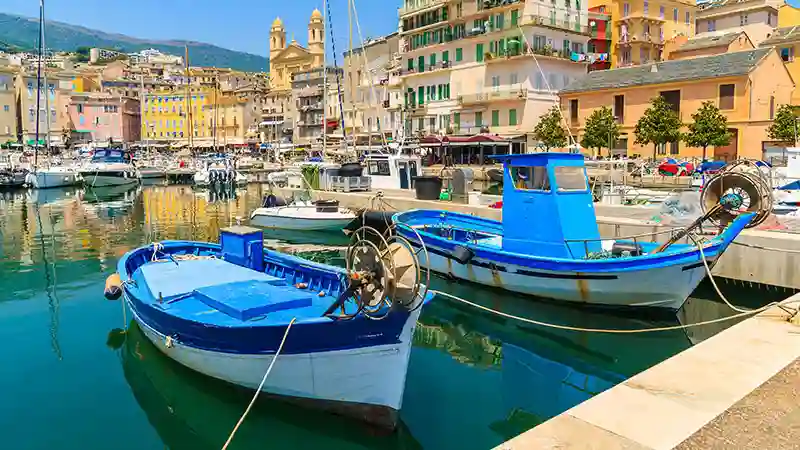 Ein ikonischer Blick auf Bastia (Korsika)