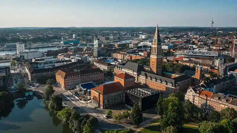 Een iconisch uitzicht op Kiel
