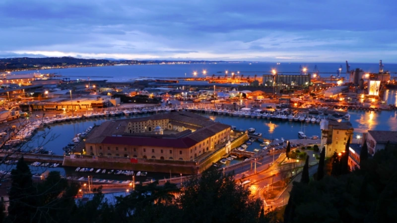 Een iconisch uitzicht van Ancona