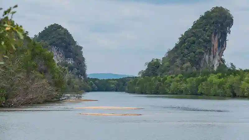 Een iconisch uitzicht van Krabi (Klong Jilad Pier)