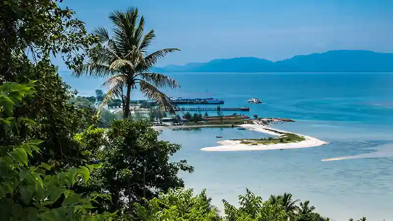Una vista icónica de Koh Phangan (muelle de Thong Sala)